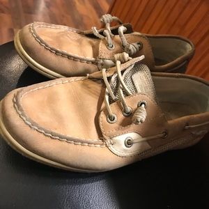 Women’s size 8 sperrys